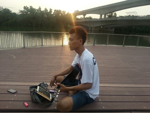 dansoh86's profile picture. Turn me on and I will flip you like a switch. ;)