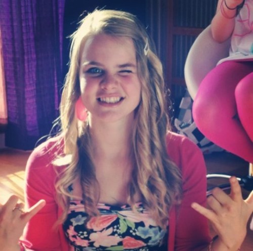 follow or don't follow, ista:twillegen, love my best friends xx