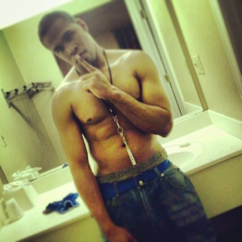 recording artist/ industry teacher/promote/,love gorgeous&exotic ladies but a freak,im a cool person,founder of just relax.ent/businessman.IG@jarrett_brooks615