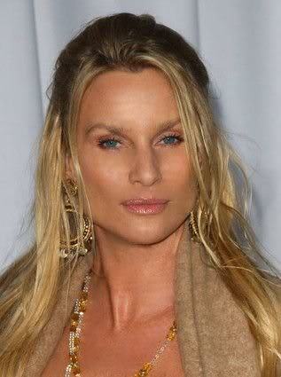 61. Inquisidora. Miembro de La Clave. Madre de Stephen. Abuela de Jace. No me gustan los niños. Nefilim.RCS.reddio