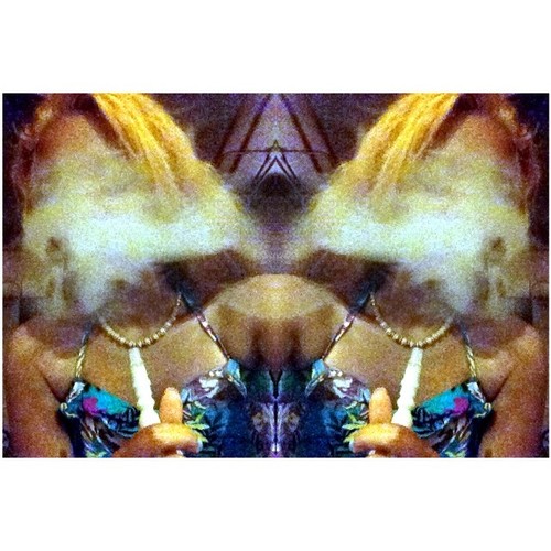 987300's profile picture. 