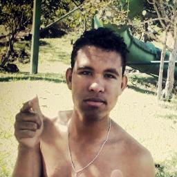 Sou αquele que você NUNCA serα,
    Posso nαõ ser perfeito,
Mαis sαõ os meus defeitos que fαzem eu ser único.