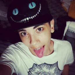 17 anos, virginiano, santista, ciumento, amo andar de skate, surfar, sou fã e amo @BONDEDASTRONDA fc @LoversOfBDS