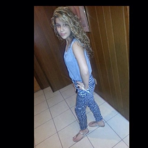 This is my real twitter ! @xo_lisamarie is a fake