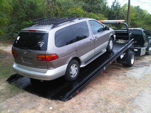 Have you ever thought I want to sell my junk car in Houston?  We pay cash and we also provide free towing.