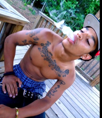 Laid Back Dude - Kik: AceMyHood
