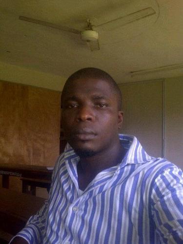 I am a very simple nd interesting guy who luvs to make frnds.