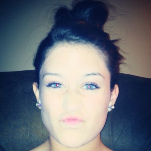 14YrsYoung.Volleyball.Cheer.Gymnastics. CountryMusic.NeverSinkBaby⚓. CountryMusic.ThisIsHighschool.Life.Fun. Friends.