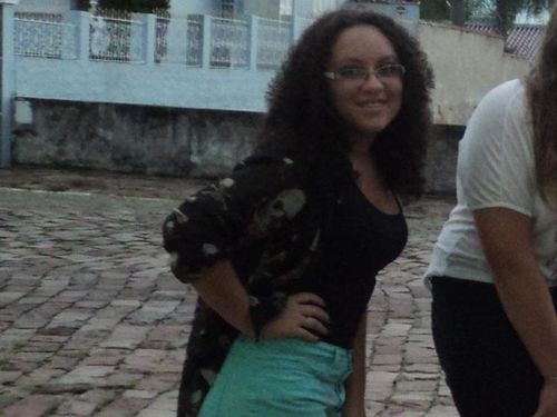 O amor não faz o mundo girar. O amor é o que faz o giro valer a pena.