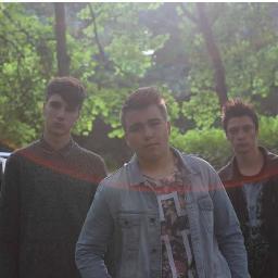 FOLLOW MATT: @mattbryanton Pop/Punk band from Hertfordshire UK  - New Album Out NOW !! - http://t.co/3HHVgpLs