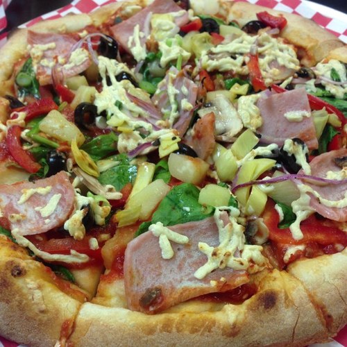 We are the only 100 % vegan pizzeria in Orange County. Besides pizzas, we also carry sandwiches, corn dogs, salad, pastas, calzones, and yummy vegan desserts.
