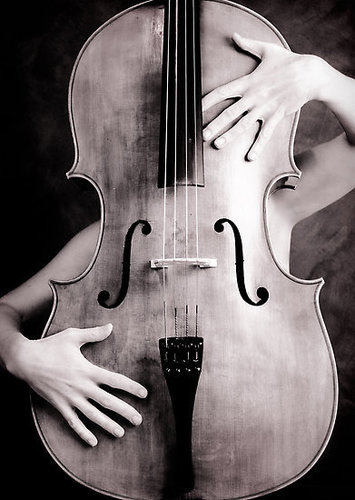 Abogada y aprendiz de cello
