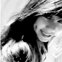 Tô me afastando de tudo que me atrasa, me engana, me segura e me retém. Tô me aproximando de tudo que me faz completa, me faz feliz e que me quer bem!.
