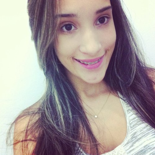 Da vida não quero muito..Quero apenas saber que tentei tudo o que quis, tive tudo o que pude, amei tudo o que valia e perdi apenas o que no fundo,nunca foi meu!