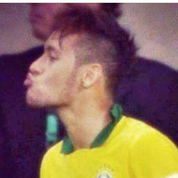 -  A vida me ensinou a lutar pelo que é meu ♪ @neymarjr amovsse (!) OFICIALIZADO por @candantas !  Desde : 20/09/11