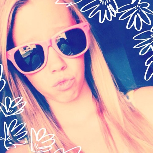hannahboobear13's profile picture. 