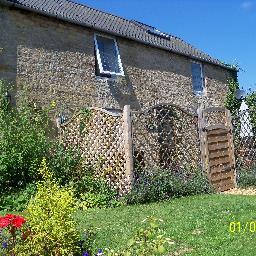 StamfordHoliday's profile picture. 2 bed converted chapel holiday home near beautiful Stamford, Burghley House, Rutland Water. More info at http://t.co/d8hqBVmYVj.