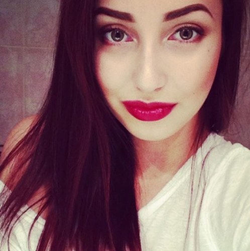 nastyarastova's profile picture. It's a new dawn!
It's a new day!
It's a new life!
For me
 and I'm feeling good