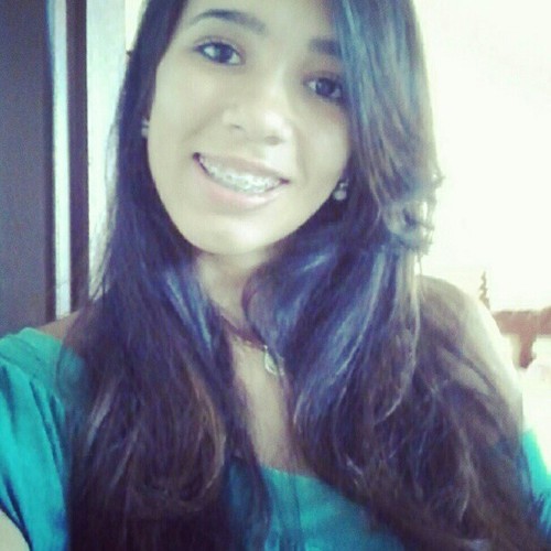 Tu te tornas eternamente responsável por aquilo que cativas.

~O Pequeno Príncipe .