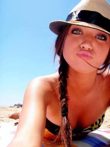 horyntioner's profile picture. Dando guerra desde que nací.║ Idiota como los de las escaleras. ║ Falsas aquí esta mi cara que mi espalda ya la tenéis cansada. ║ Follow y te (Follo)w Back.