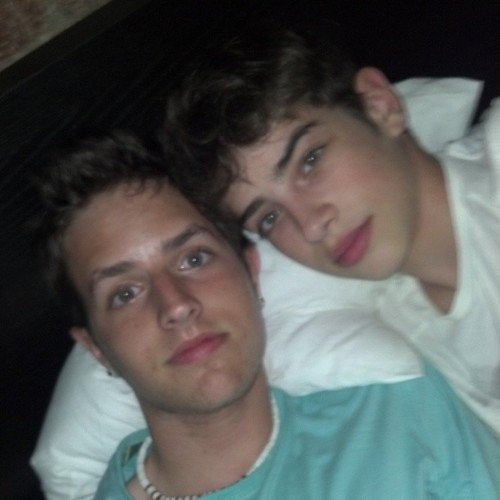 ♥Fans de Manu y Josemy Ríos Fernández♥Ellos? nuestros ídolos♥Enamoradas de sus ojos, sus sonrisas...♥Simplemente perfectos, os amamos♥Nuestro sueño?Conocerles♥
