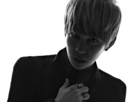 Rianne 님의 팬픽 검은고양이 박경(19) 입니다.