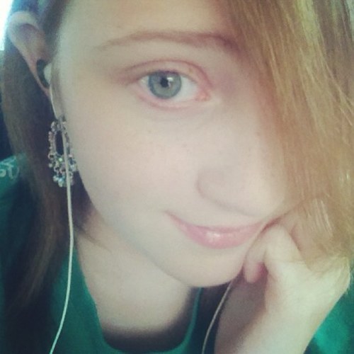 micci_manic's profile picture. Never put twinkies on your pizza (;