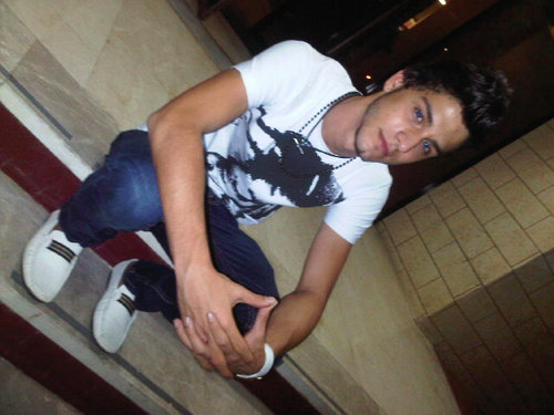 Name : Hamodh ,, From *Syria* ,, Age : 18
BB PIN:2ADE412D
Study in AURAK ♡