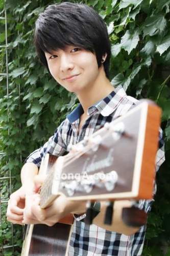 I'm parodi of sunghajung ♥ he is my bigfans!