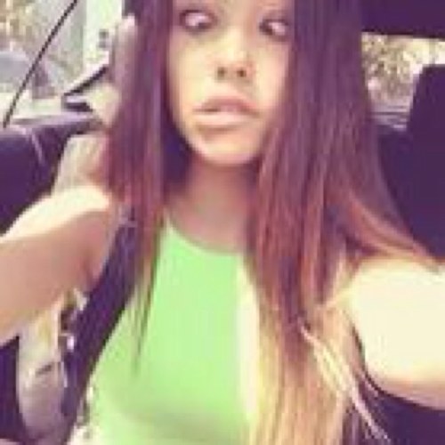 I'm 17 years old, I'm nice, sweet and like an angel, I am very beautiful, I can heal people and herself Taken by Matt #GangRunAwayers
