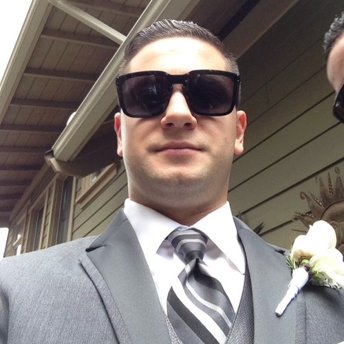 Ex-aspiring professional hockey player🏒 Current RE/MAX Real Estate Advisor established 2008🏡 Future race car driver🏎💨 Personal Real Estate Corporation