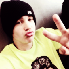 in love with a boy named austin carter mahone ♡