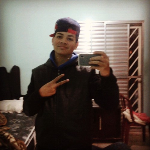 adoro beatles,games e motos ,sigo todos de volta!!!!!