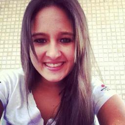 Gosto daquilo que me desafia . O fácil nunca me interessou, já o obviamente impossível sempre me atraiu, e muito .
