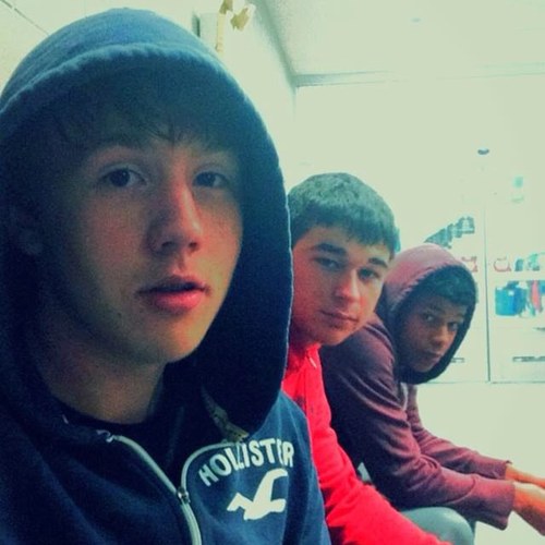 _DonnieBurner_'s profile picture. Sexually harass that follow button ! ;)