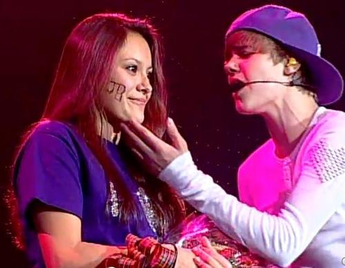 Justin's OLLG on Decemeber 9th, 2010 on The My World Tour ♡ Major fan of Ariana Grande as well ♩♬♭♪♫♩
#Believe #NeverSayNever