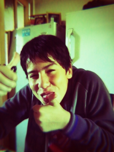 Gamer, i see hoola soy german and play minecraft (if you play minecraft and you wana play with me follow @Eustis MC)