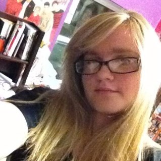 #Directioner @ItsMidnightRed and @BrooksBeau follows! :) follow my other account @savedaccount657 i follow back on both!