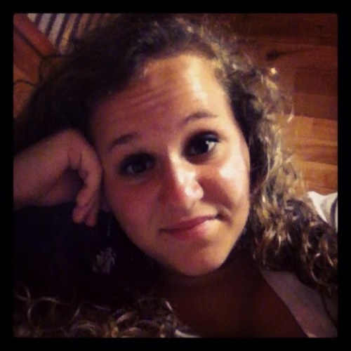 Music is my life, i sing and write songs! I love my friends and family! Wanna know more dm me!!:)