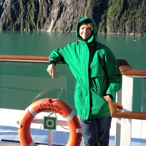 A knitter, photographer and traveler.