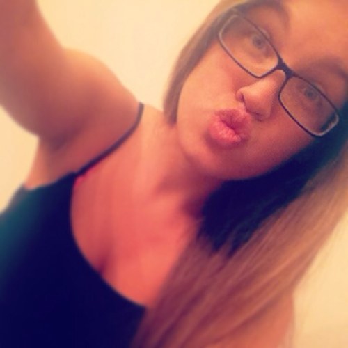 Single ! New Twitter . Follow me .