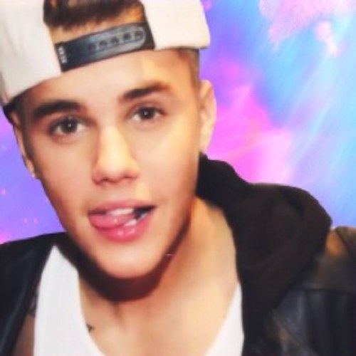 ♡the boy from the stairs saved me♡