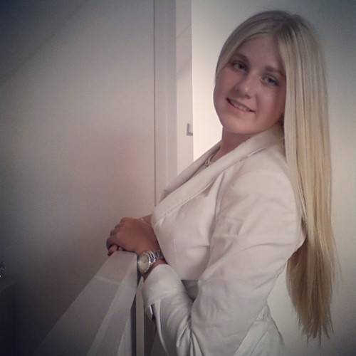 maxinecheyenne's profile picture. Shoot for the moon, even if you'll miss, you will always land among the stars