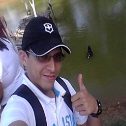 Vive dignamente contigo y con los demas y Dios se encarga del resto :D