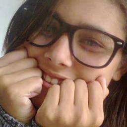 Oi meu nome é Larissa eu não passo muito tempo no twitter mas o tempo que passo posto bastante coisa.Se me seguir eu te sigo de volta.:)