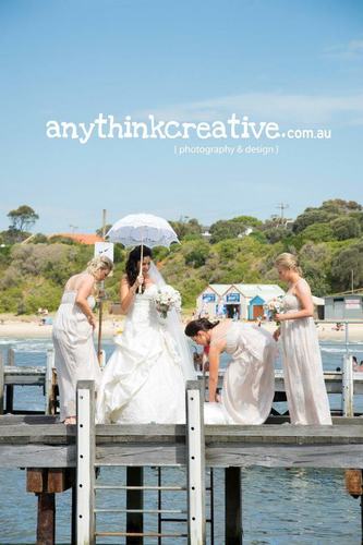 Blushing Bride is a wedding website. You will find information about weddings, honeymoons, DIY projects and more, to help you organise your big day!