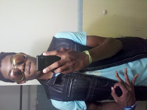 #TeamDrizzy all day everyday #PrettyBoy! follow me on Instagram ( trio_3g )
