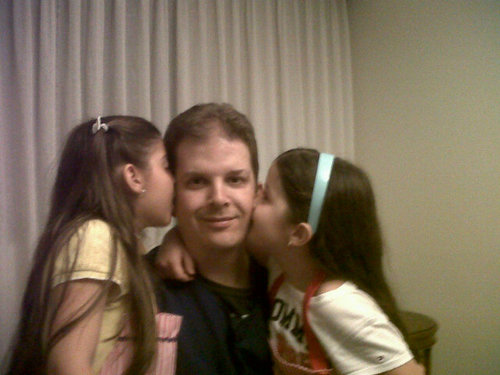 Hijo, hno, esposo, papá.
