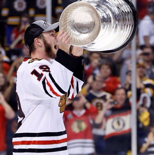 This is my first hockey account follow for some game updates funny pics and workout tips to be a great hockey player im following back my first 1000 followers
