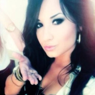 MYLIFEISSELENAG's profile picture. Tell them that it's my birthday when I party like that c':